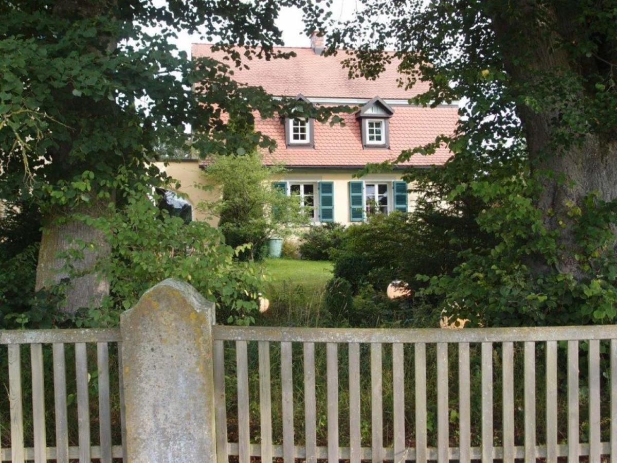 Alte Schule Herrentierbach Exterior foto